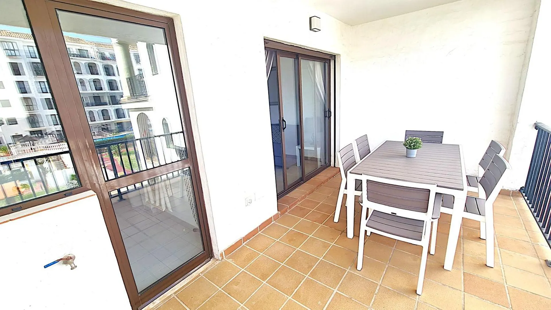 Lovely 2-Bed Apartment In Marina De La Duquesa Castillo de Sabinillas 0*,  Spain