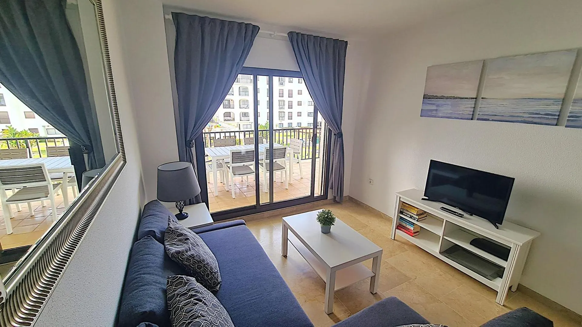 Lovely 2-Bed Apartment In Marina De La Duquesa Castillo de Sabinillas